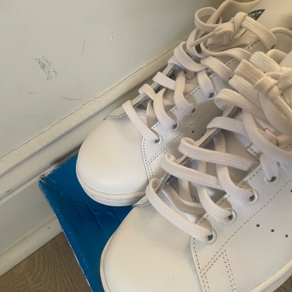 Stan smith women’s size 10 - Picture 2 of 3